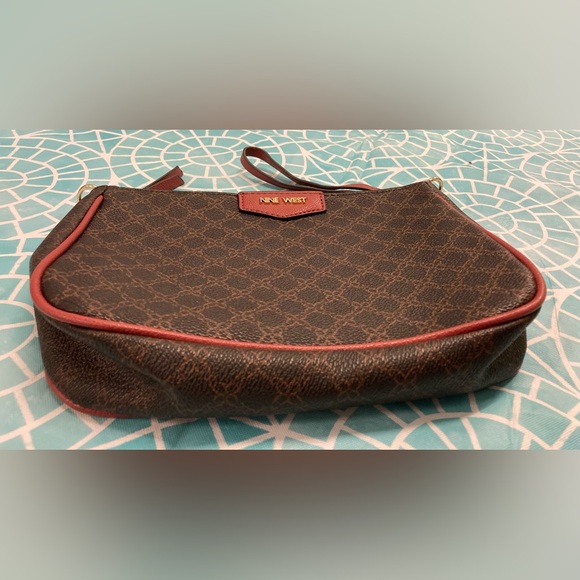 💛TODAY**$15**Nine West brown & red leather-like clutch w/removable wrist strap. - Picture 5 of 6